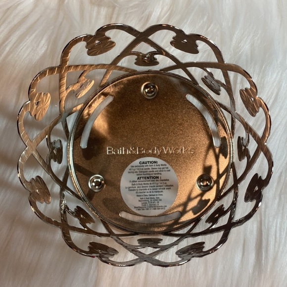 “PEPPERMINT LANE” Christmas Red & White Canes, BBW, 3-Wick Candle Holder, NWTag - Picture 4 of 7